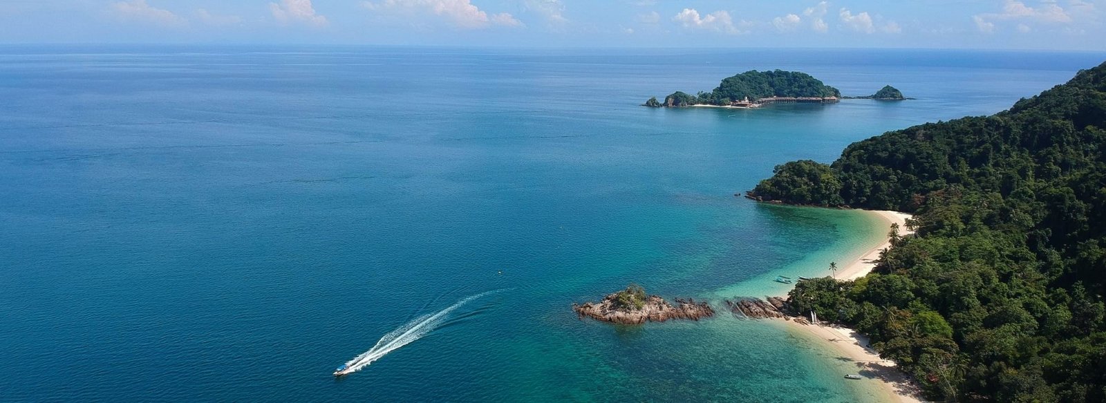 1️⃣ Hotel Pickup & Transfer to Marina